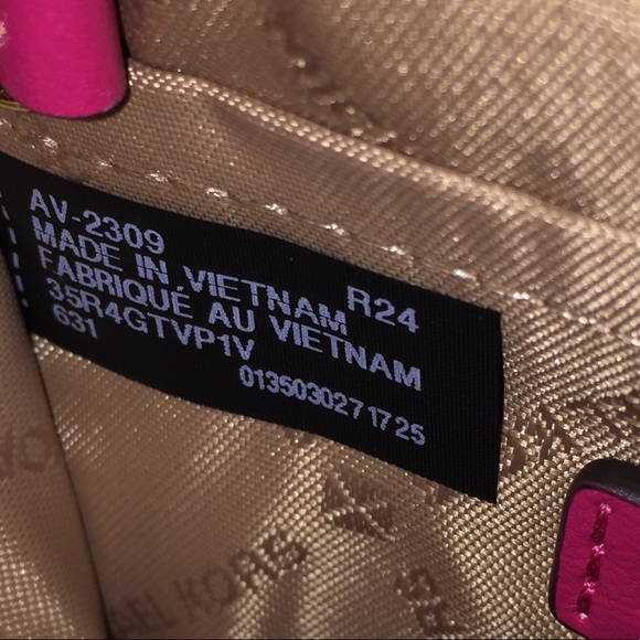 Michael Kors Electric Pink ID, Coinpouch - Picture 7 of 9